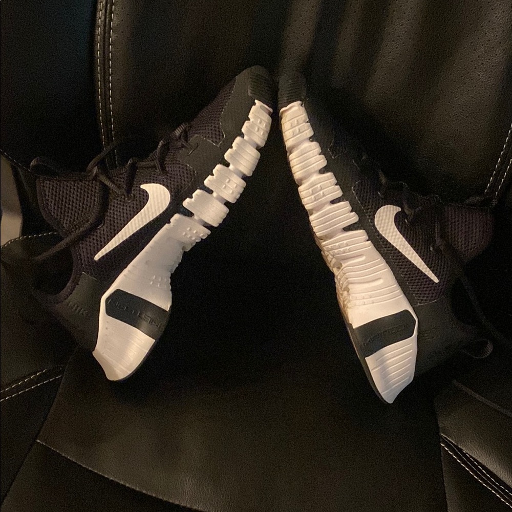 Nike Black and White Training Sneakers BX1